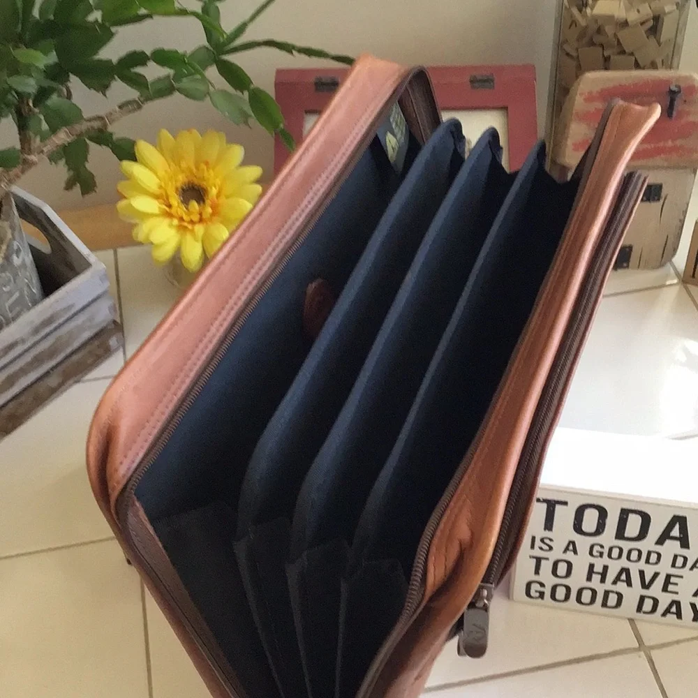 Vintage ‘Avenues’ Genuine Leather Fan File Briefcase
